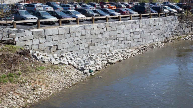 Retaining Wall, One Taylor Street